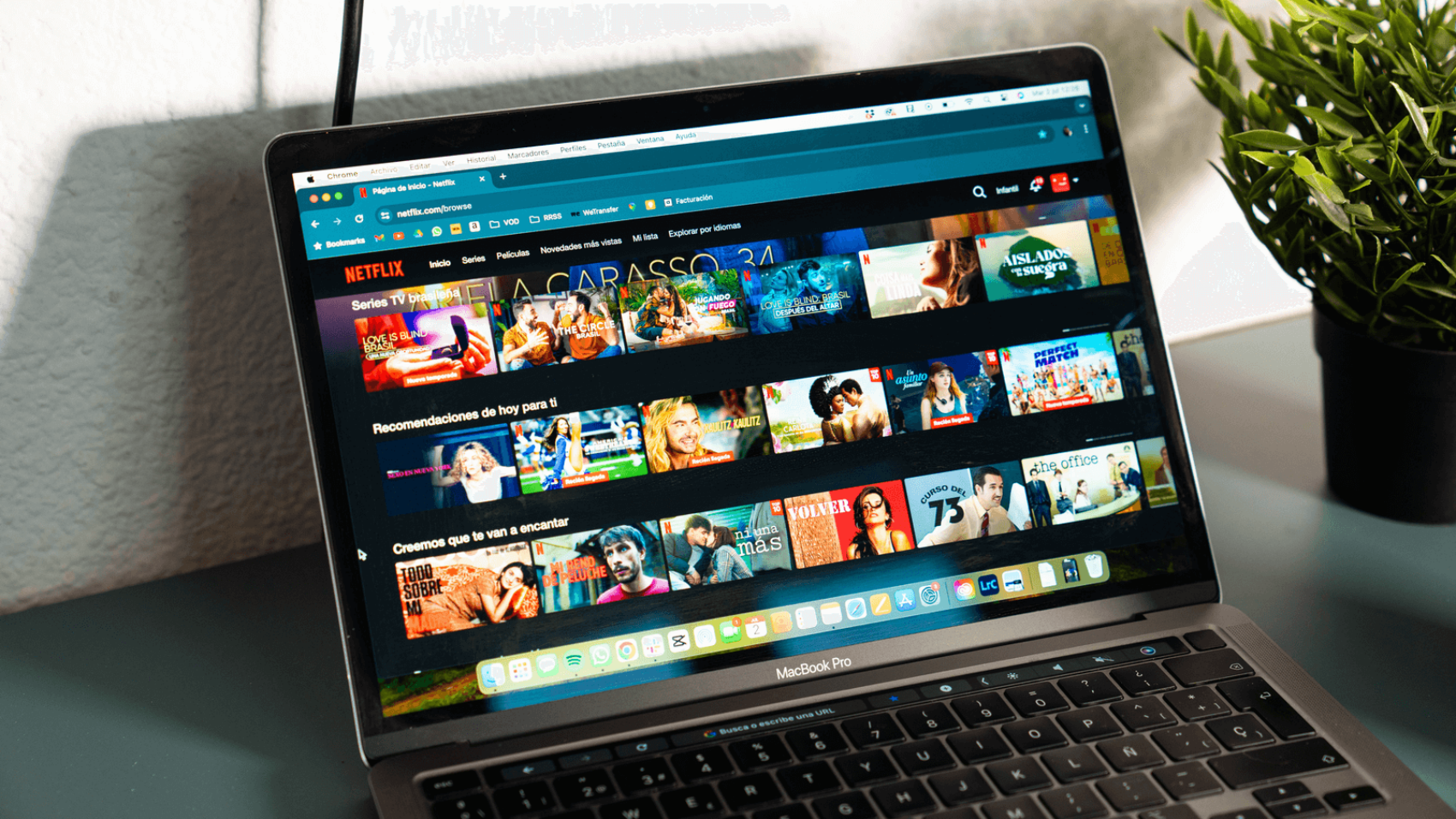Netflix-catalogo-contenidos-ordenador-portatil.png