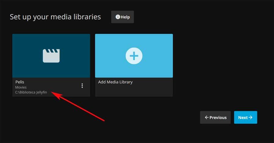 Panel de control de Jellyfin mostrando una nueva biblioteca de Películas recién creada y lista para escanear contenido.