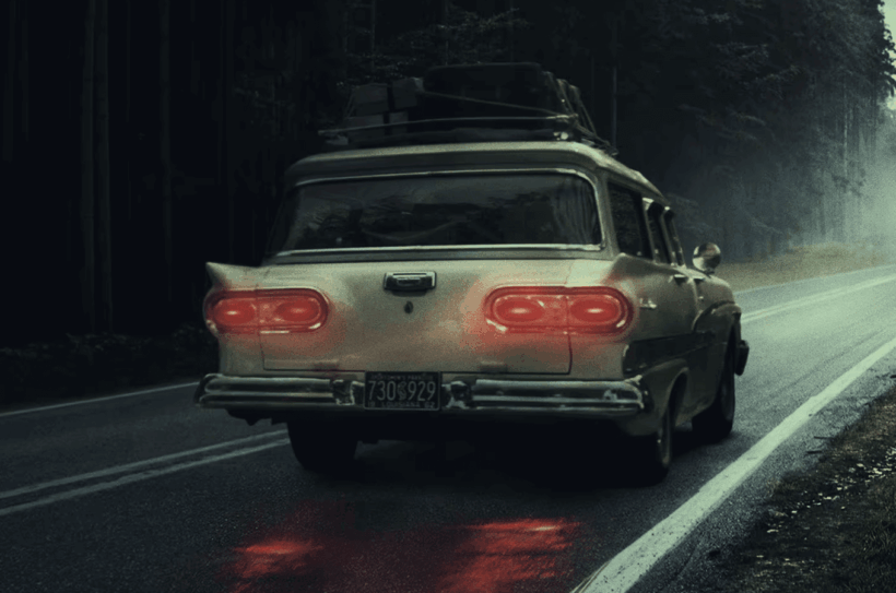 IT-Bienvenidos-Derry-coche-poster-serie-HBO-Max.png