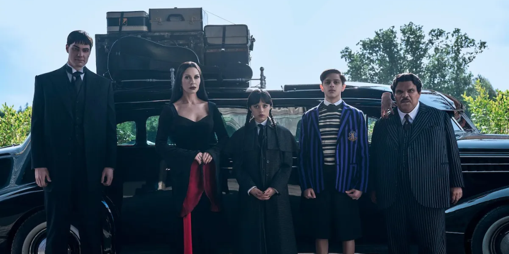familia addams en la serie Miércoles