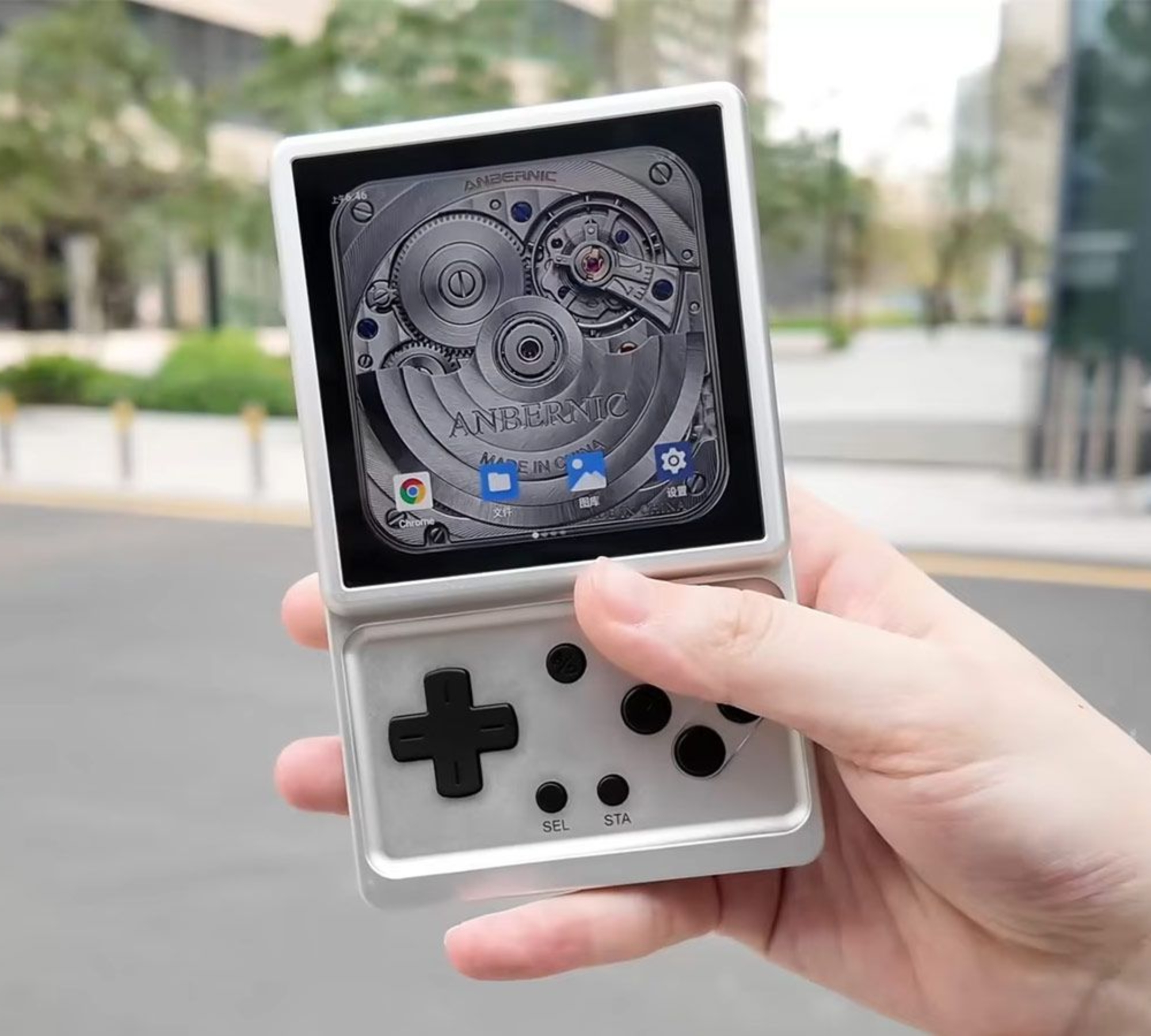 Anbernic detalla la RG Rotate, una consola portátil compacta capaz de mover juegos de PS2