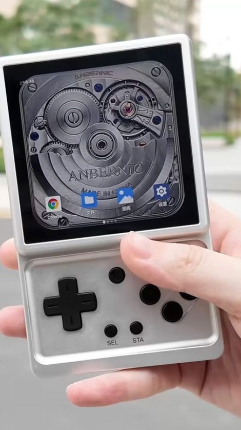 Anbernic detalla la RG Rotate, una consola portátil compacta capaz de mover juegos de PS2