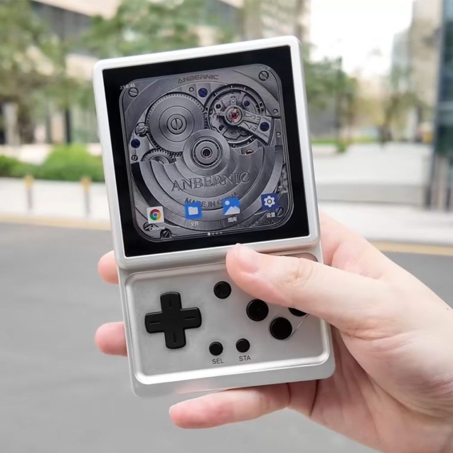 Anbernic detalla la RG Rotate, una consola portátil compacta capaz de mover juegos de PS2