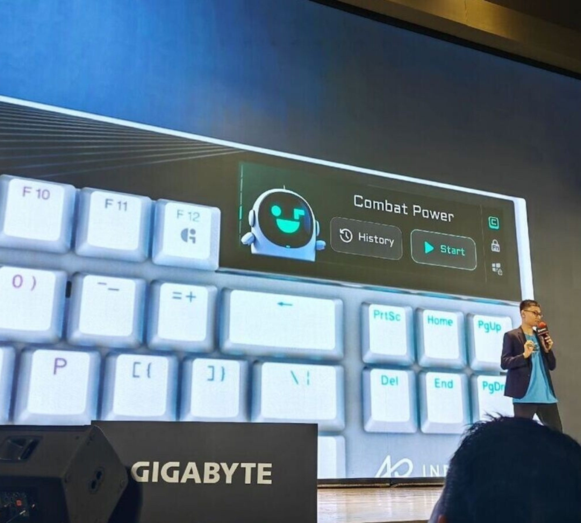 AORUS Infinity, nuevo ratón y teclado gaming en el que sí tiene sentido una pantalla OLED
