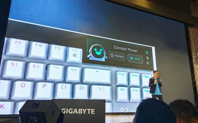 AORUS Infinity, nuevo ratón y teclado gaming en el que sí tiene sentido una pantalla OLED