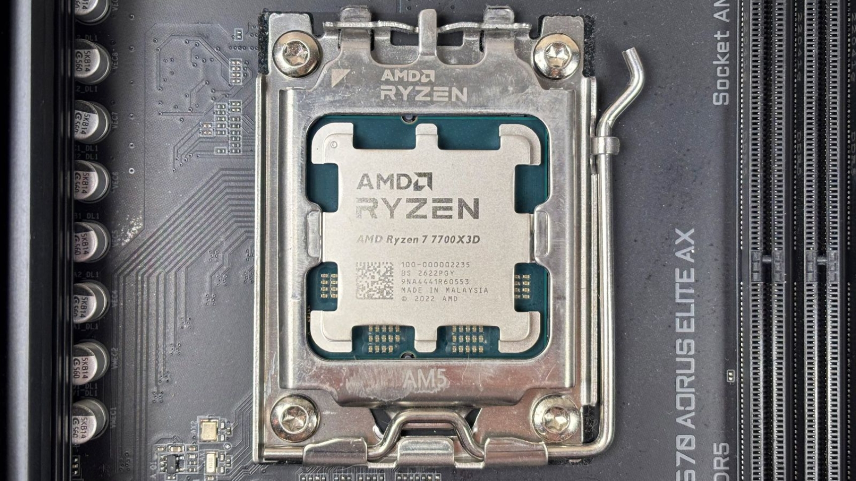AMD Ryzen 7 7700X3D, review: Zen 4 resucita gracias a la 3D V-Cache
