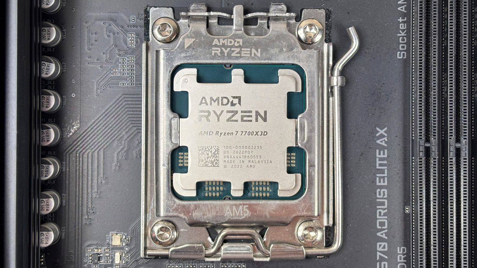 AMD Ryzen 7 7700X3D, review: Zen 4 resucita gracias a la 3D V-Cache