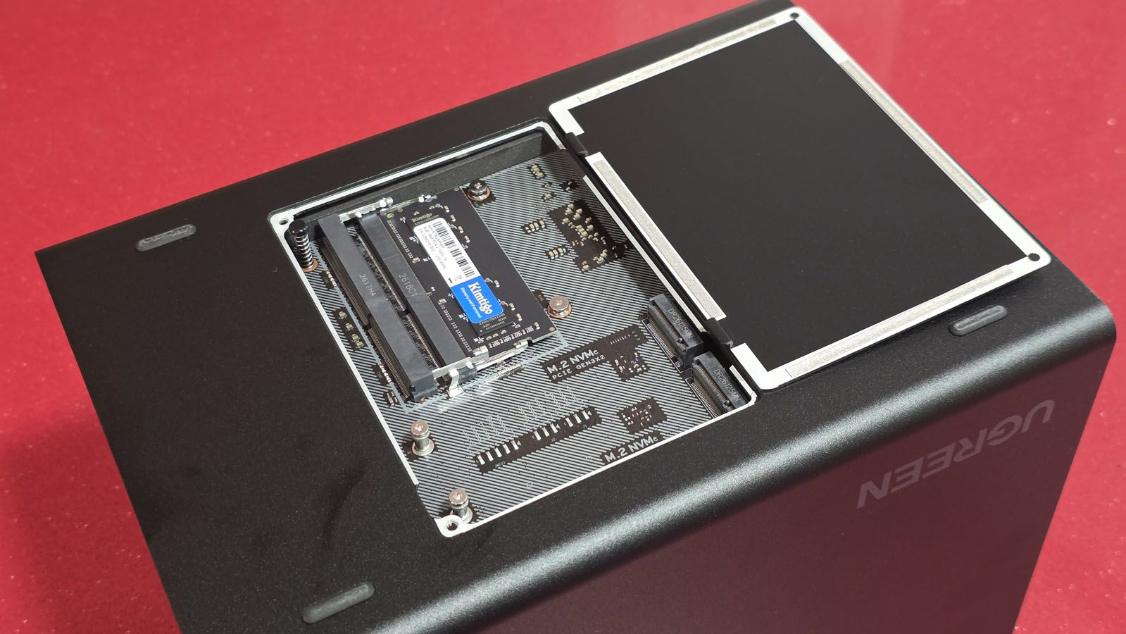 UGREEN DXP4800 GT | Foto HardZone