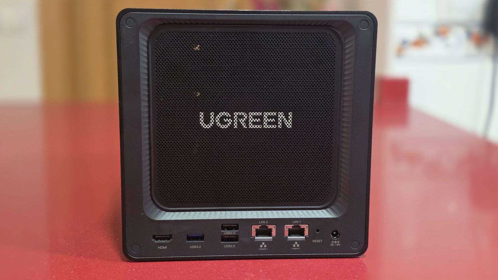 UGREEN DXP4800 GT | Foto HardZone