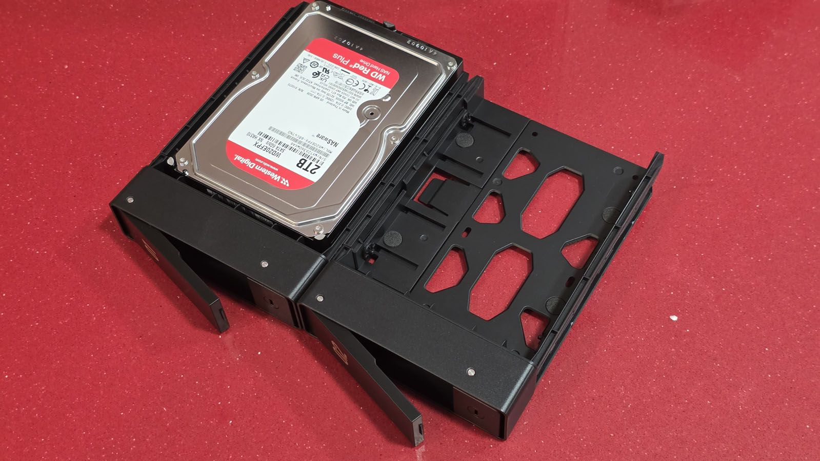Bahía de HHD UGREEN DXP4800 GT | Foto HardZone