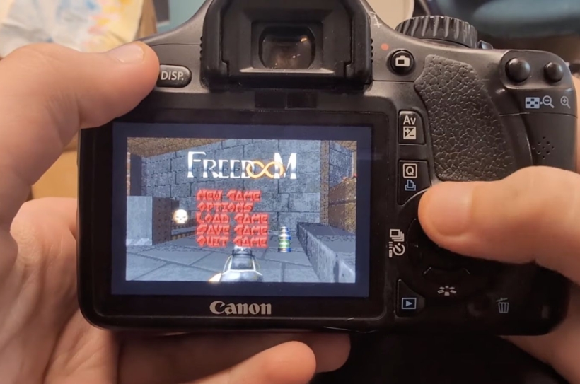 Un programador consigue ejecutar DOOM en una cámara réflex Canon de 2010