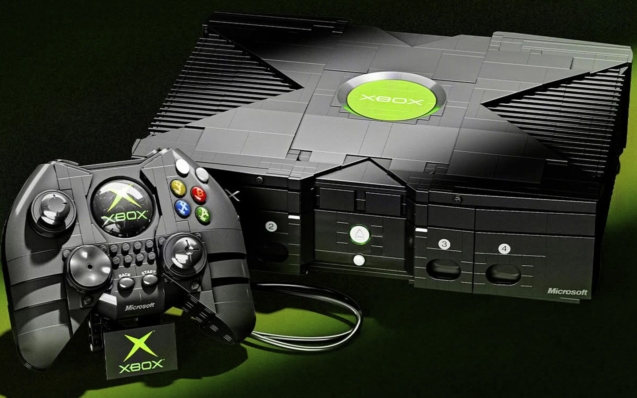 Mattel resucita la Xbox clásica con un kit de 3.509 piezas que cuesta lo mismo que la original